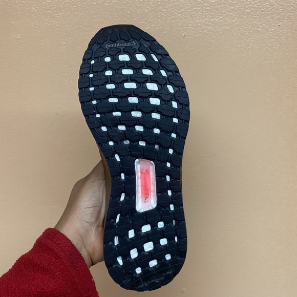 Adidas UltraBoost 20 PrimeBlue Black Signal Pink - Picture 15 of 17